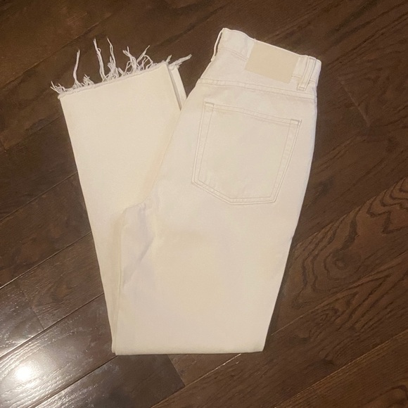 GRLFRND Mid Rise Straight - Picture 3 of 4